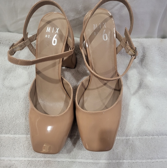 Beige/Skintone Closed-Toe Slingback Platforms - Picture 5 of 7